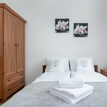 By Bookinghost Apartment